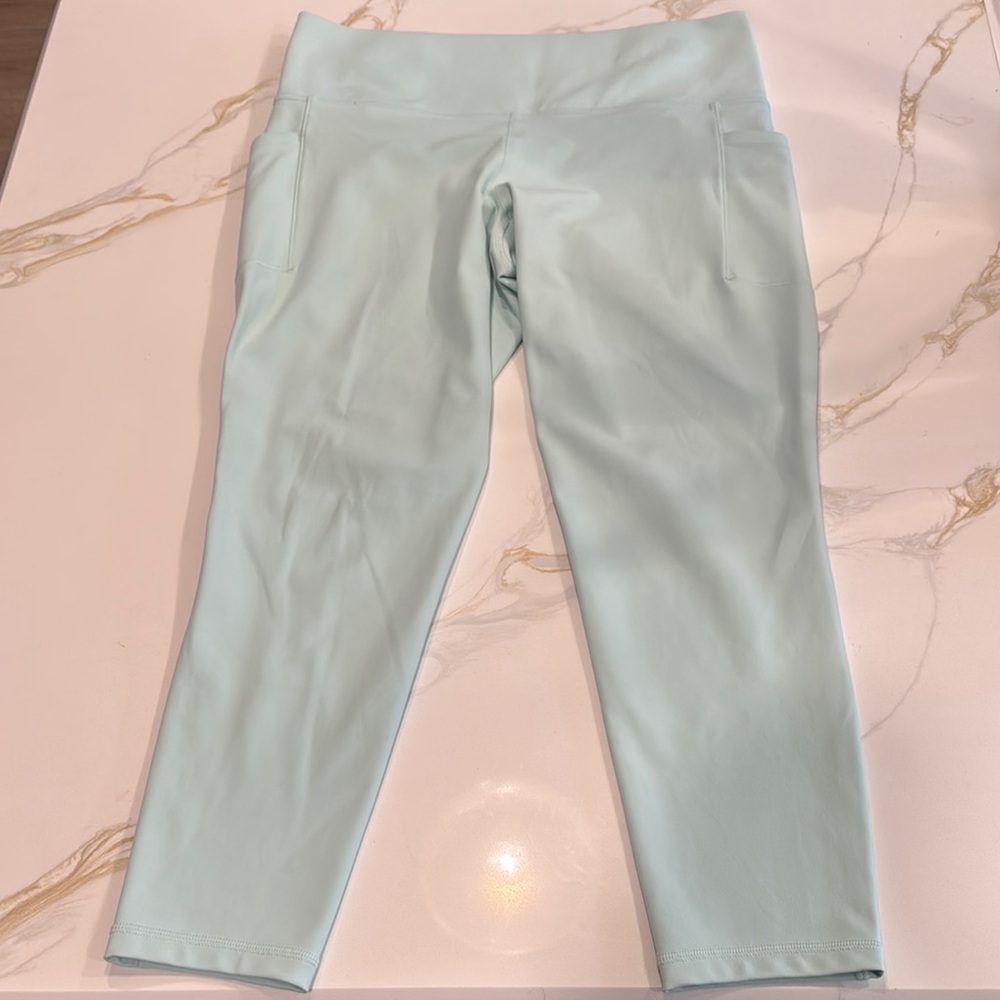 Athleta Salutation Stash Pocket II 7/8 Mint Green Leggings